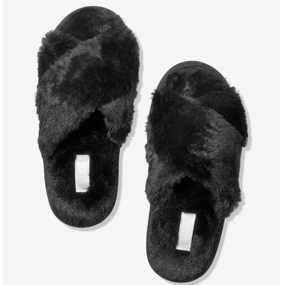 NWT Victoria’s Secret VS PINK Fluffy Slippers Sz M